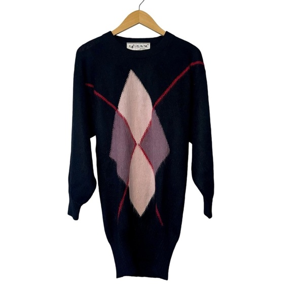 L.A.M. 100% Alpaca Womans Argyle Sweater Sz SM Black Pink Soft Made In Bolivia - Picture 3 of 9